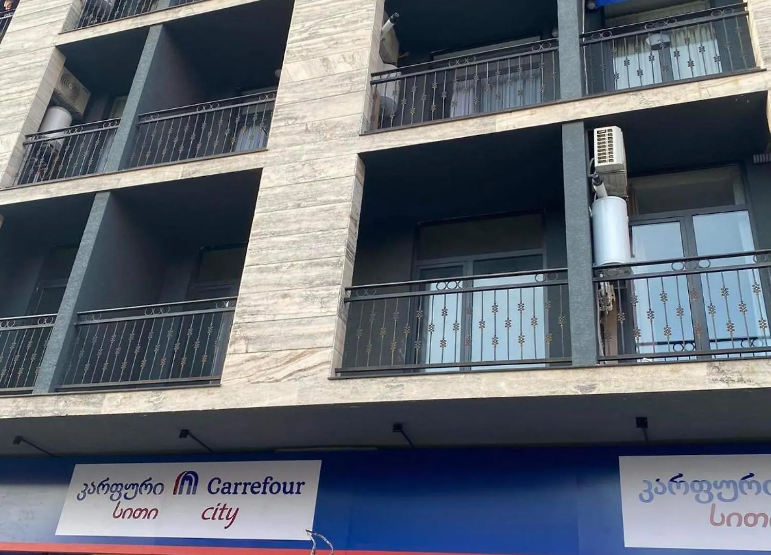 Sunny Flat Apartment Batumi 0*,